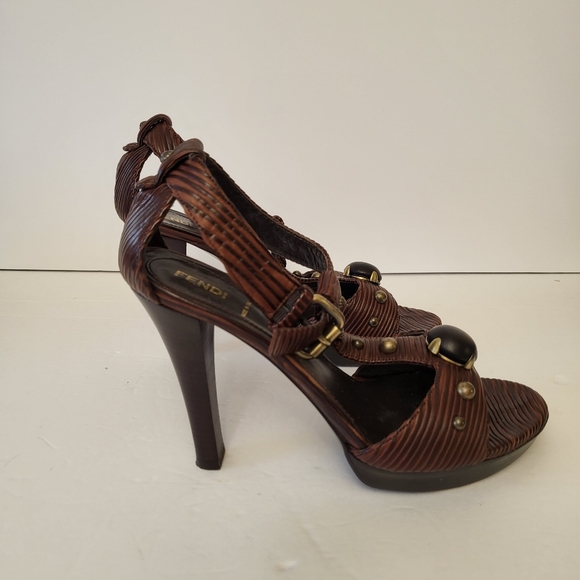 Authentic Fendi sandale NEGOTIABLE - Picture 15 of 16